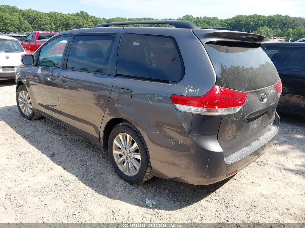5TDDK3DC1ES092824 2014 TOYOTA SIENNA photo no. 3