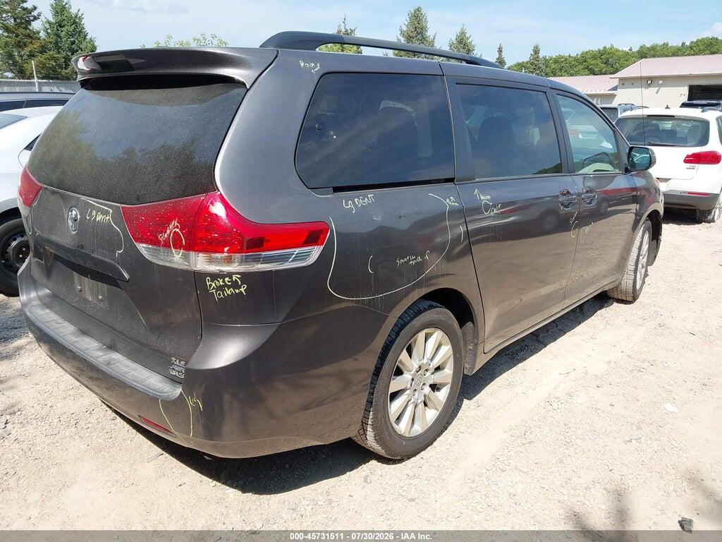 5TDDK3DC1ES092824 2014 TOYOTA SIENNA photo no. 4