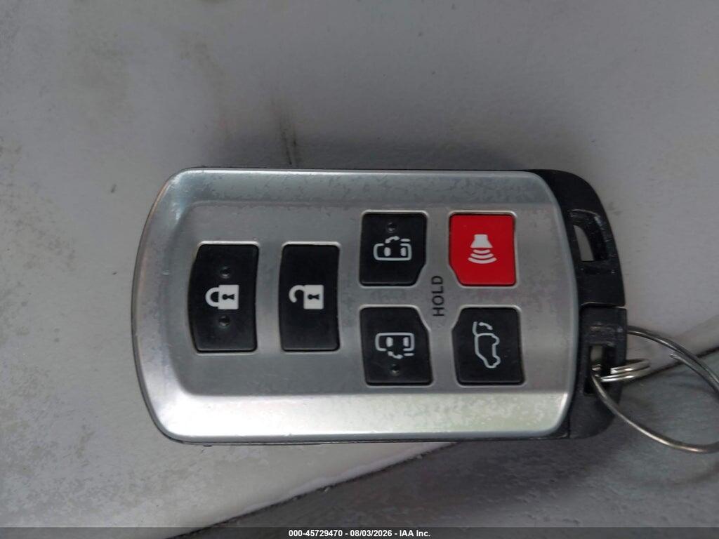 5TDYK3DC6ES456995 2014 TOYOTA SIENNA photo no. 11