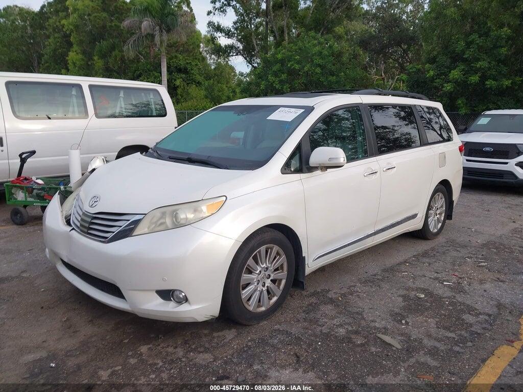 5TDYK3DC6ES456995 2014 TOYOTA SIENNA photo no. 2