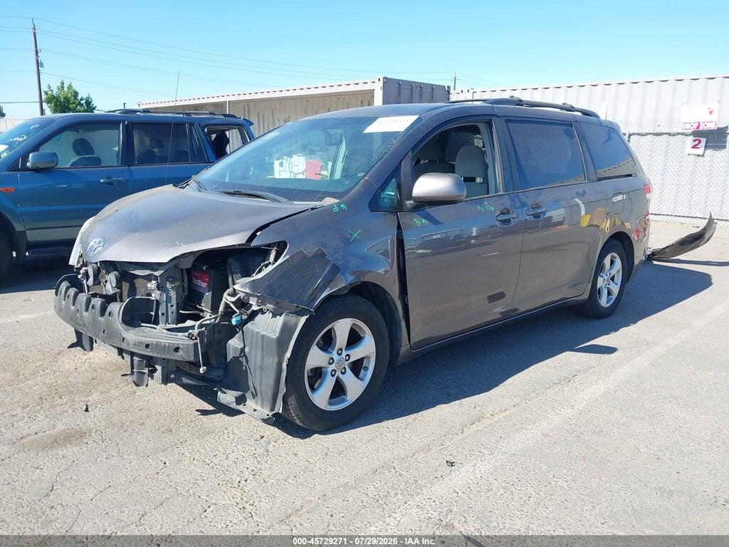 5TDKK3DC2ES446602 2014 TOYOTA SIENNA photo no. 2