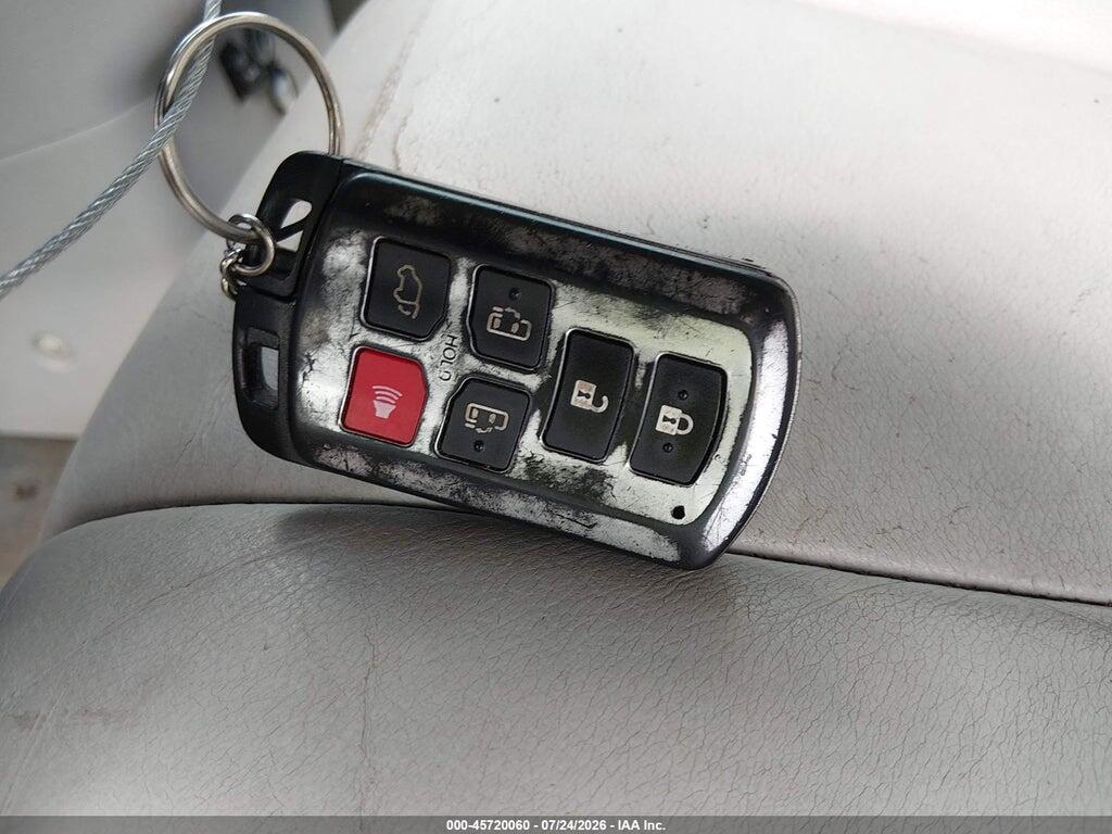 5TDYK3DC2ES426859 2014 TOYOTA SIENNA photo no. 11