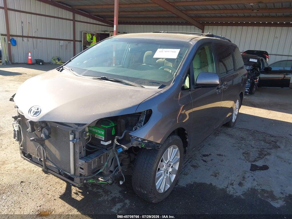 5TDJK3DC1ES080000 2014 TOYOTA SIENNA photo no. 2