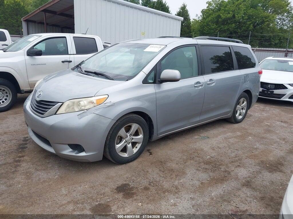 5TDKK3DCXES483459 2014 TOYOTA SIENNA photo no. 2