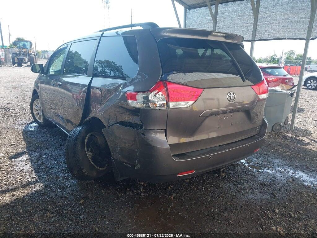 5TDDK3DC7ES088597 2014 TOYOTA SIENNA photo no. 3