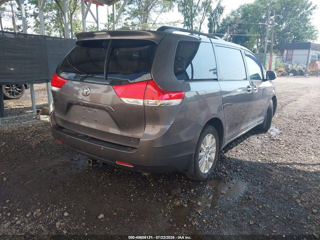 5TDDK3DC7ES088597 2014 TOYOTA SIENNA photo no. 4
