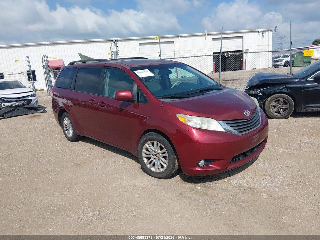 5TDYK3DC7ES458965 2014 TOYOTA SIENNA photo no. 1