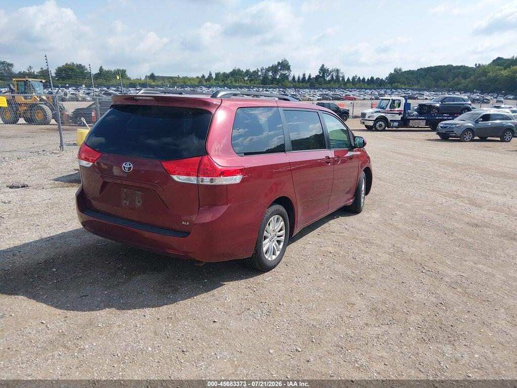 5TDYK3DC7ES458965 2014 TOYOTA SIENNA photo no. 4