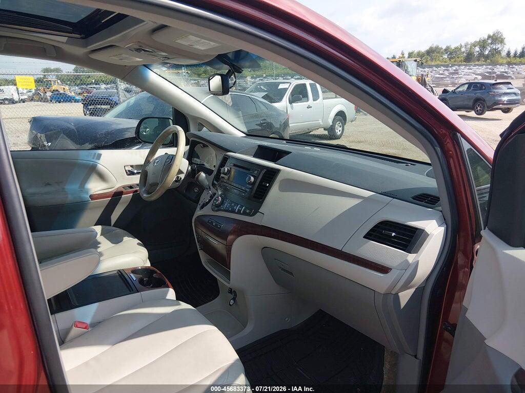 5TDYK3DC7ES458965 2014 TOYOTA SIENNA photo no. 5