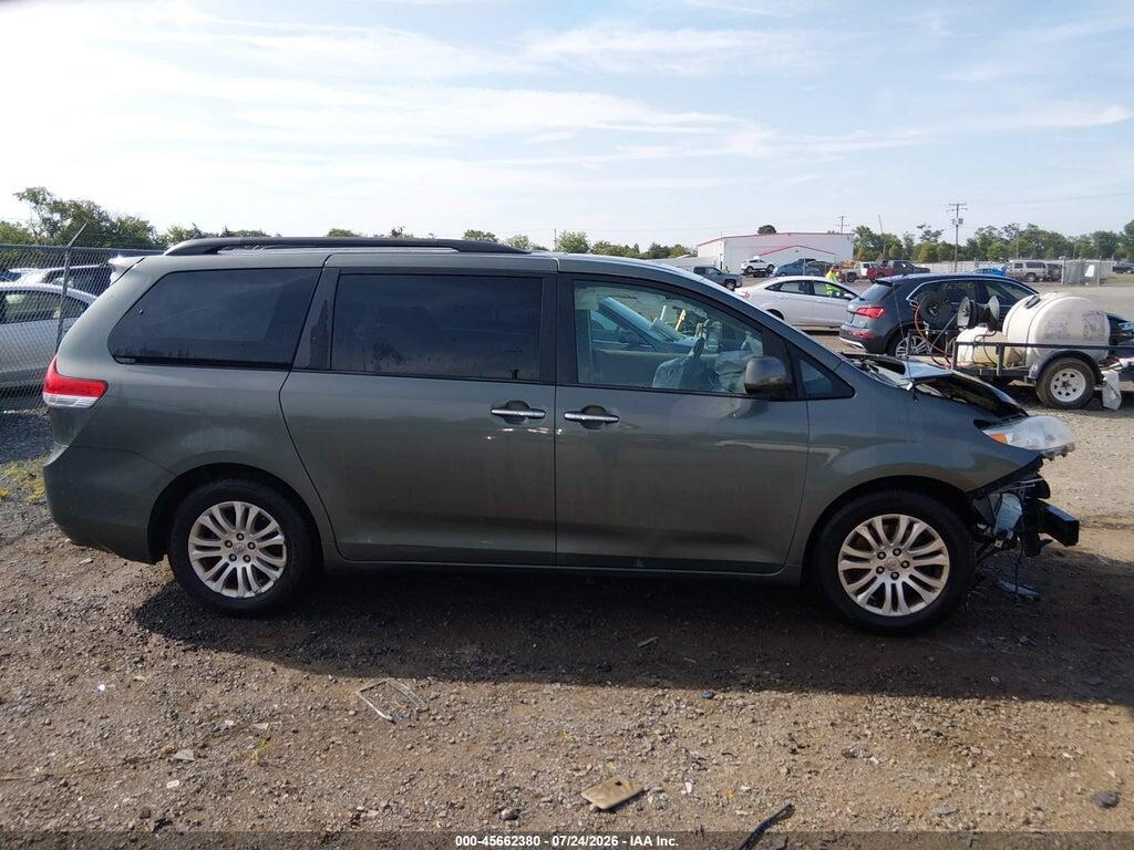5TDYK3DC4ES504932 2014 TOYOTA SIENNA photo no. 12