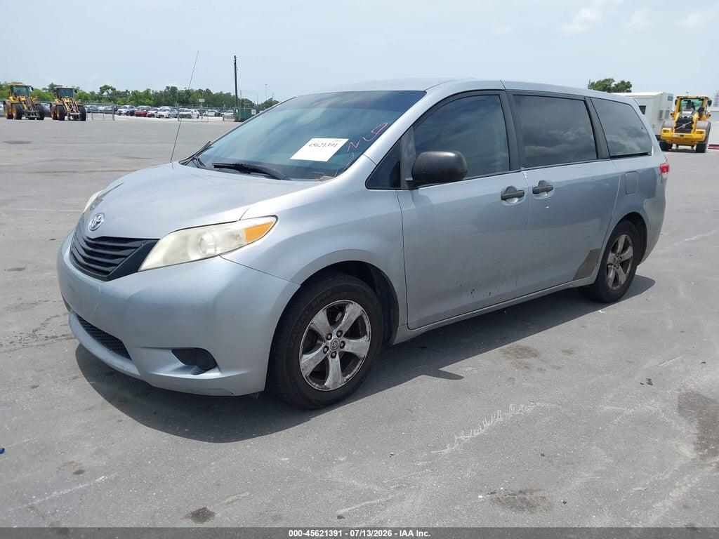 5TDZK3DC2ES486774 2014 TOYOTA SIENNA photo no. 2