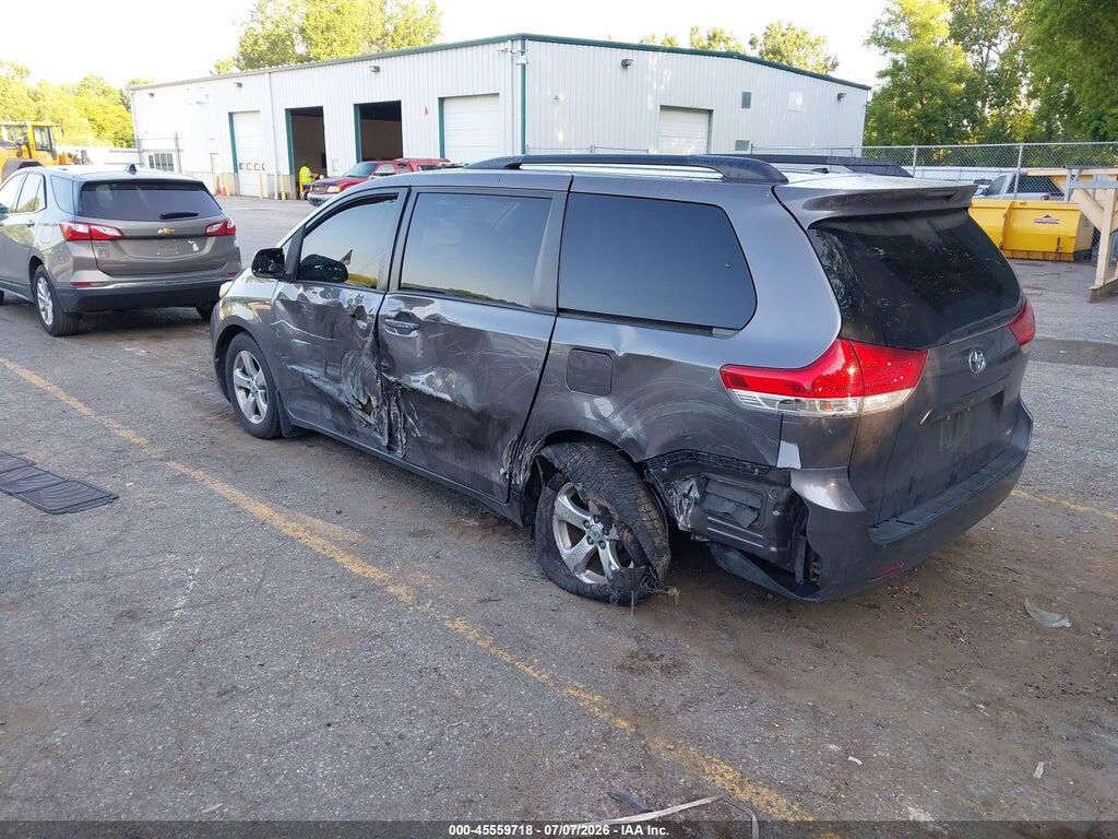 5TDKK3DC2ES501808 2014 TOYOTA SIENNA photo no. 3