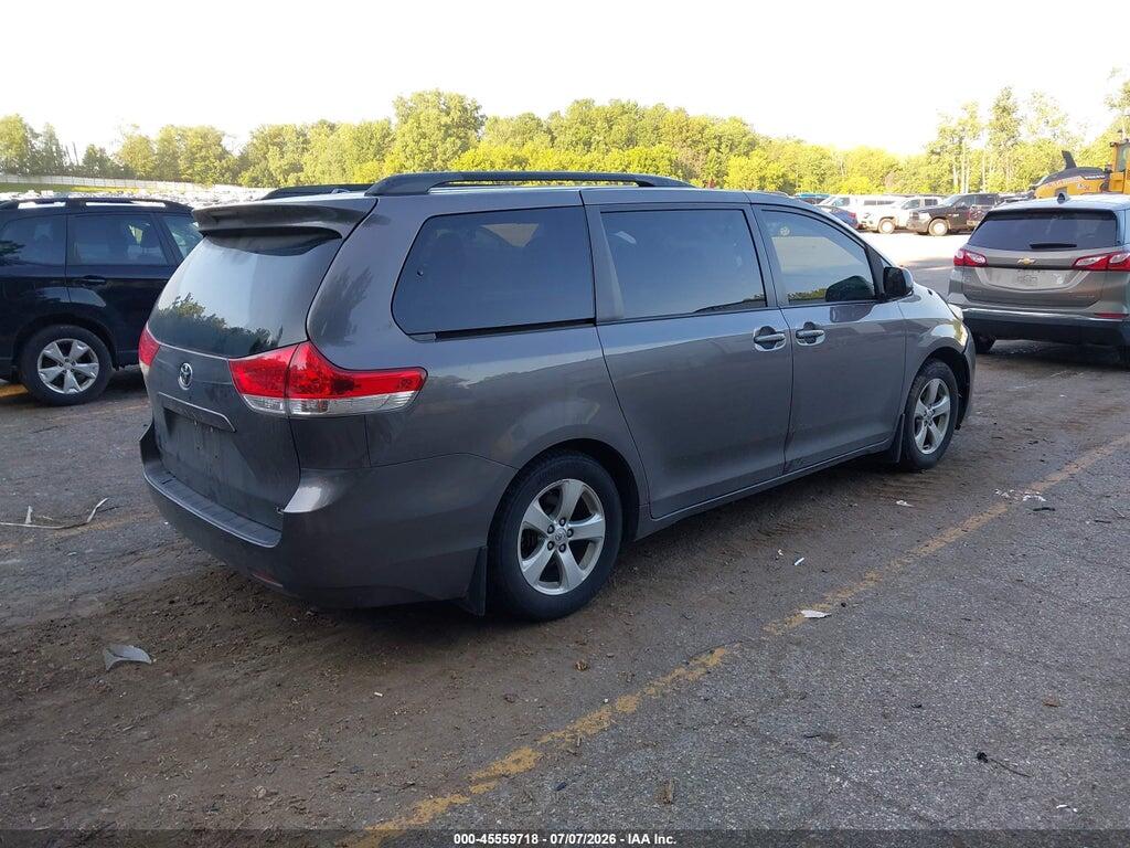 5TDKK3DC2ES501808 2014 TOYOTA SIENNA photo no. 4