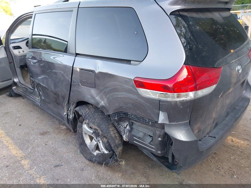 5TDKK3DC2ES501808 2014 TOYOTA SIENNA photo no. 6