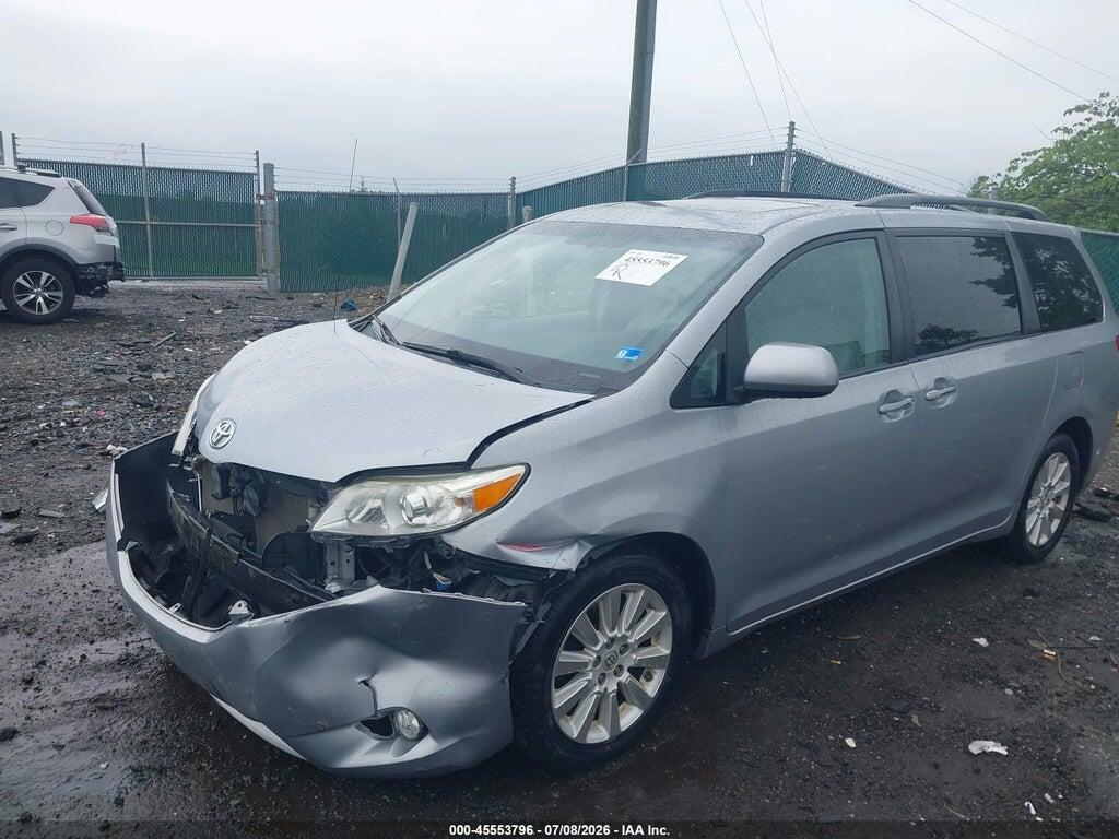 5TDDK3DC7ES090608 2014 TOYOTA SIENNA photo no. 2