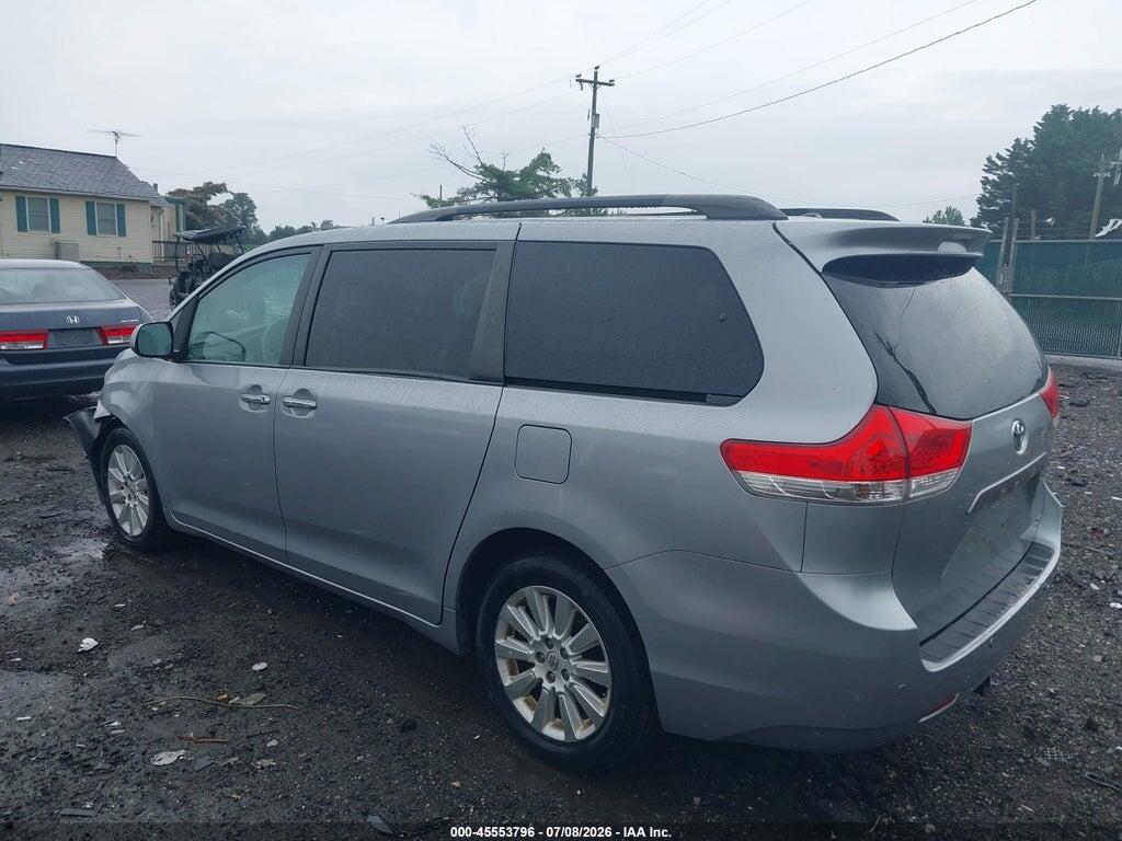 5TDDK3DC7ES090608 2014 TOYOTA SIENNA photo no. 3