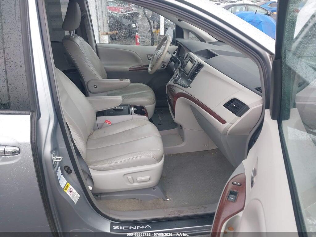 5TDDK3DC7ES090608 2014 TOYOTA SIENNA photo no. 5