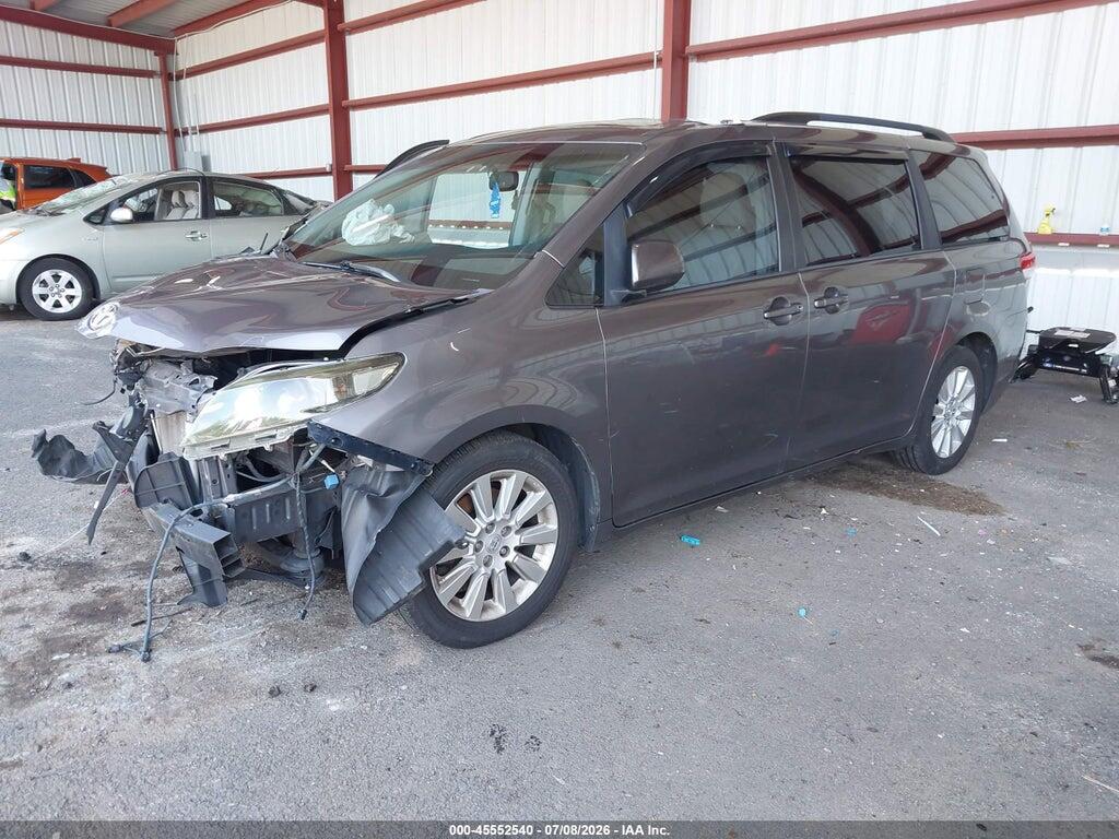 5TDDK3DCXES083071 2014 TOYOTA SIENNA photo no. 2