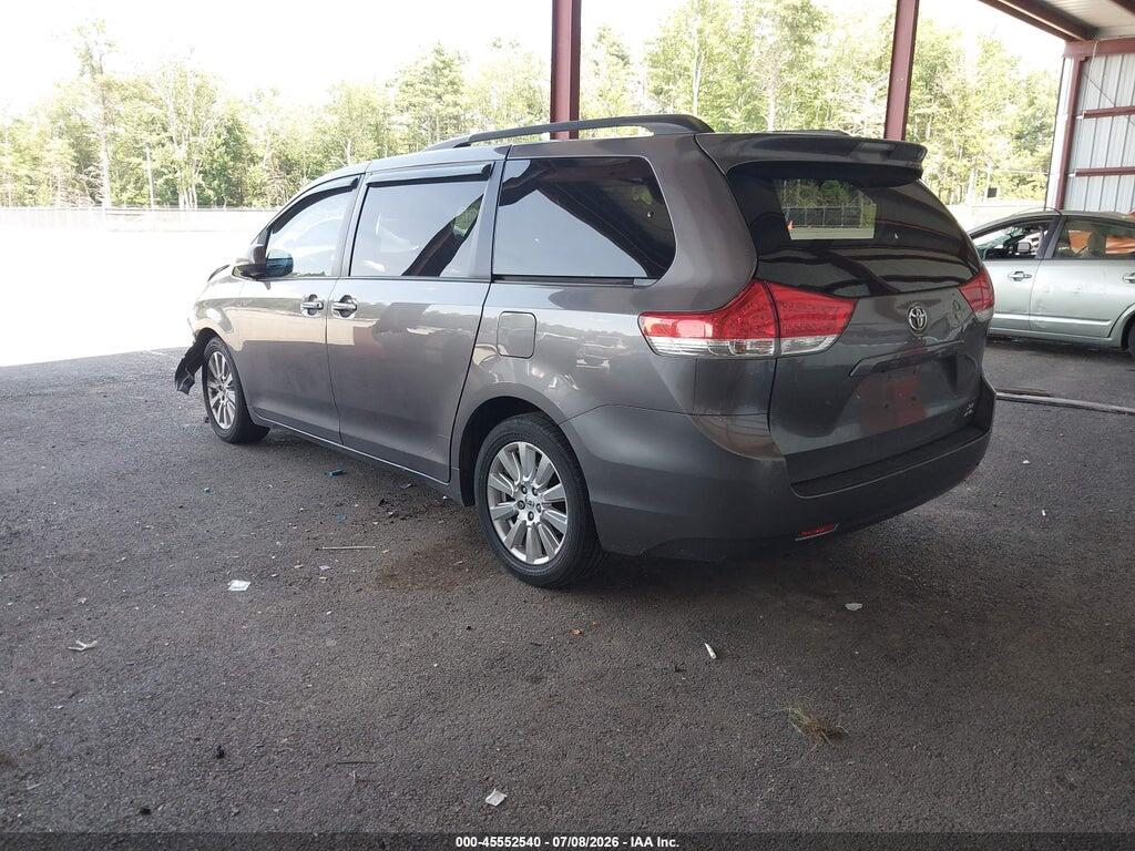 5TDDK3DCXES083071 2014 TOYOTA SIENNA photo no. 3