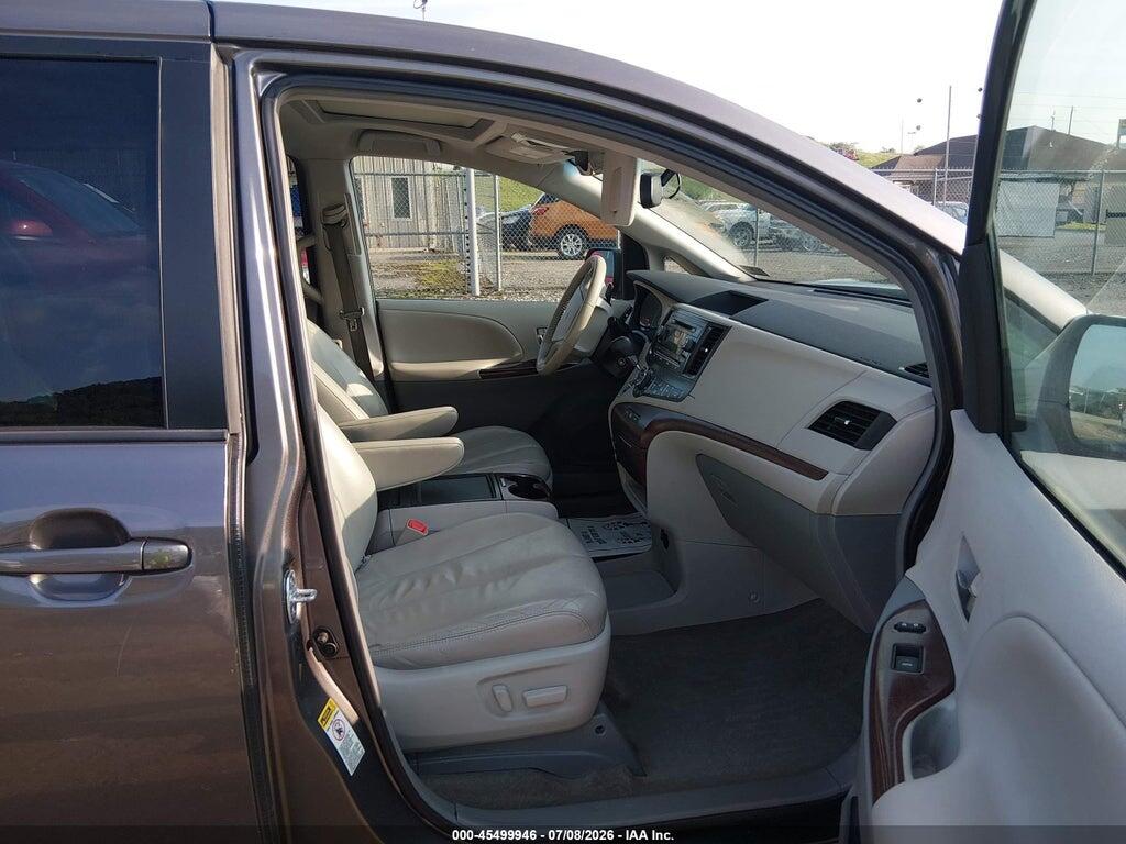 5TDYK3DC2ES516870 2014 TOYOTA SIENNA photo no. 5