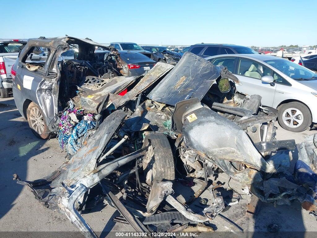 5TDYK3DC8ES515366 2014 TOYOTA SIENNA photo no. 1