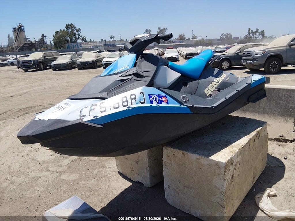 00000YDV82244E717 2017 SEADOO SEADOO photo no. 2