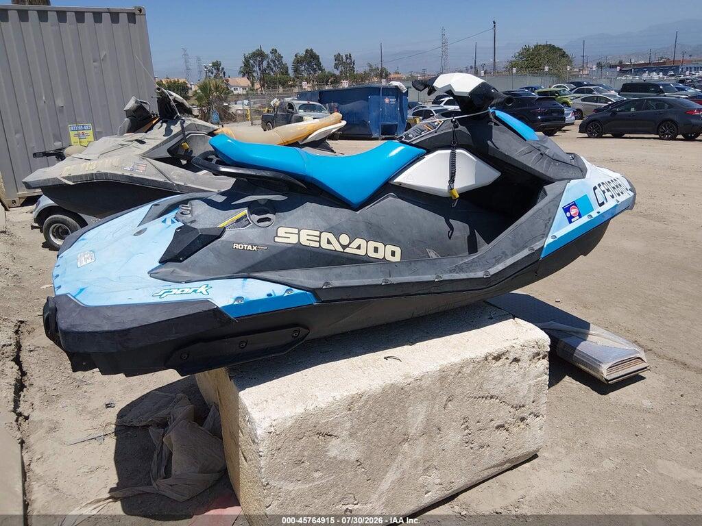 00000YDV82244E717 2017 SEADOO SEADOO photo no. 4
