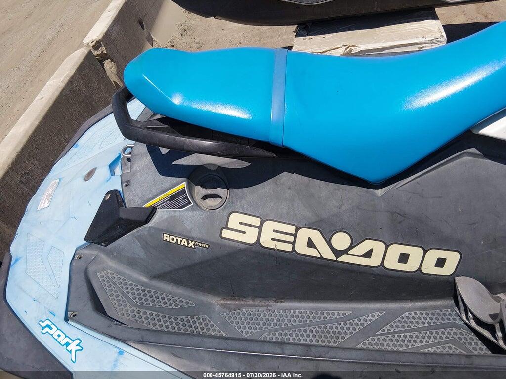00000YDV82244E717 2017 SEADOO SEADOO photo no. 8
