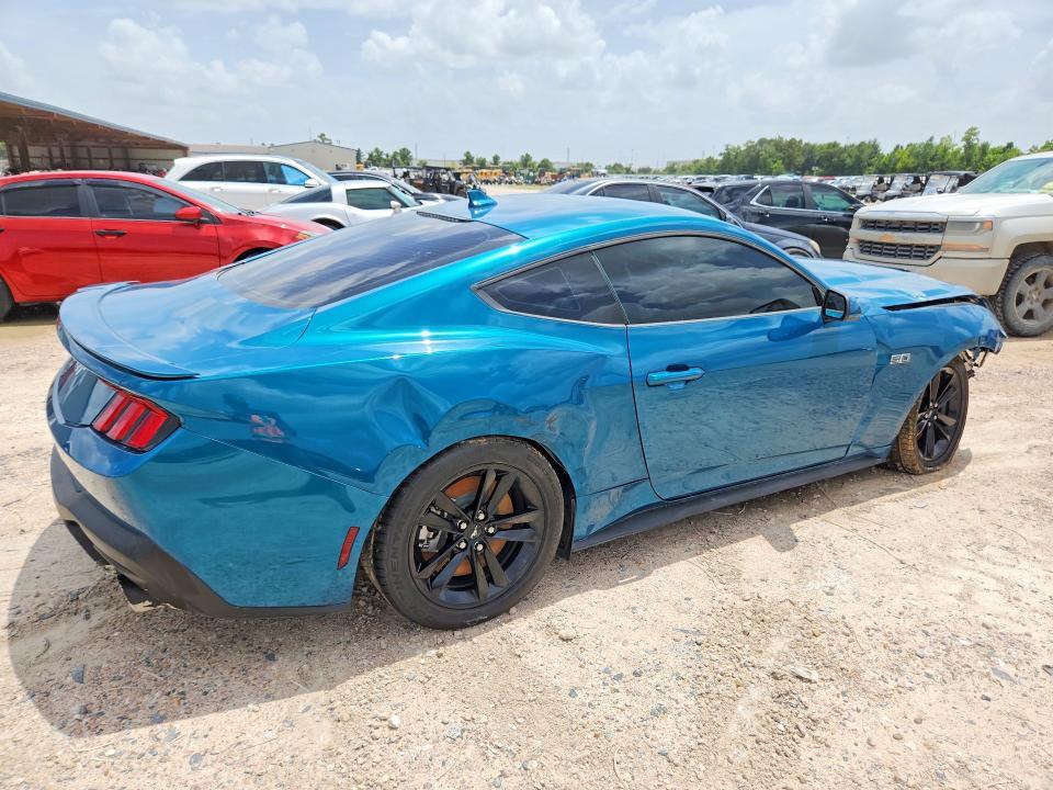 2026 FORD MUSTANG GT — Фото 3 из 12