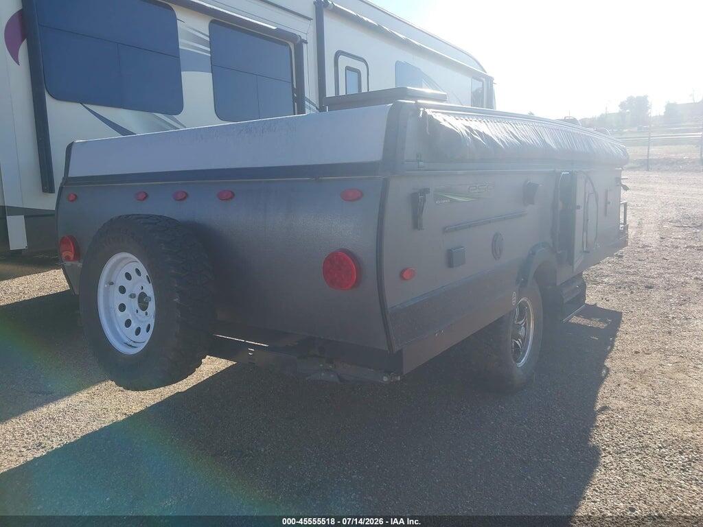 4X4CFM614JD304357 2018 FOREST RIVER 228 photo no. 4