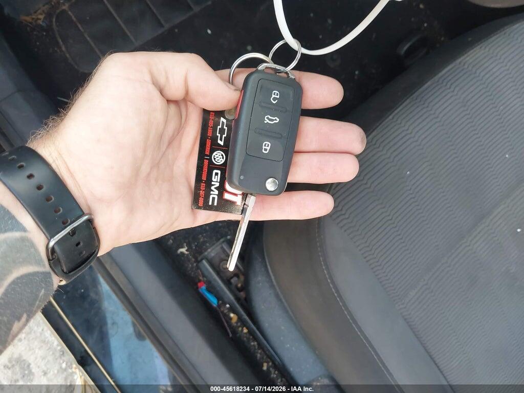 3VWF17ATXEM652912 2014 VOLKSWAGEN BEETLE photo no. 11