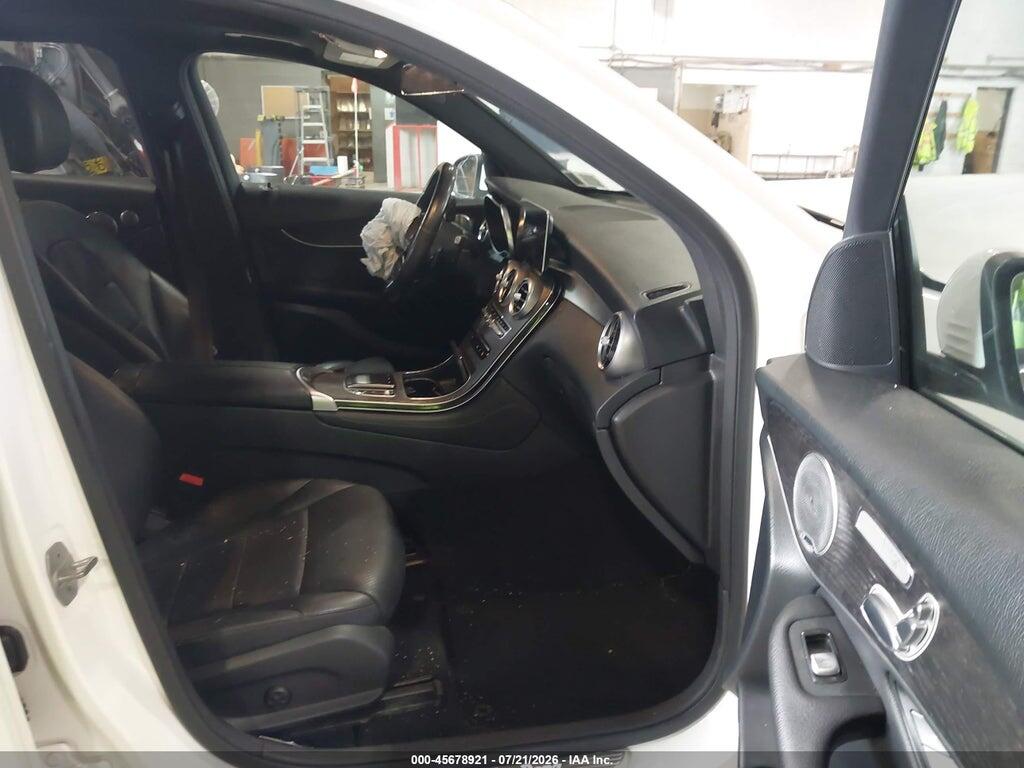 W1N0G8EB5MF875607 2021 MERCEDES-BENZ GLC 300 photo no. 5