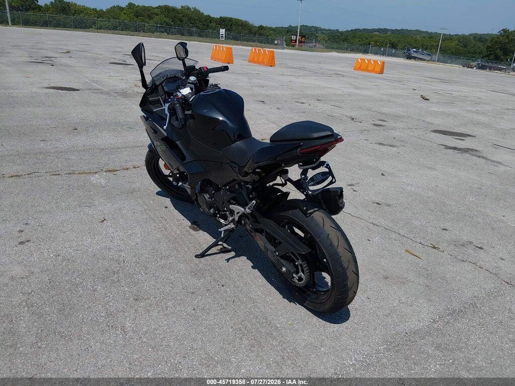 ML5EXGH15RDA29469 2024 KAWASAKI EX500 photo no. 3