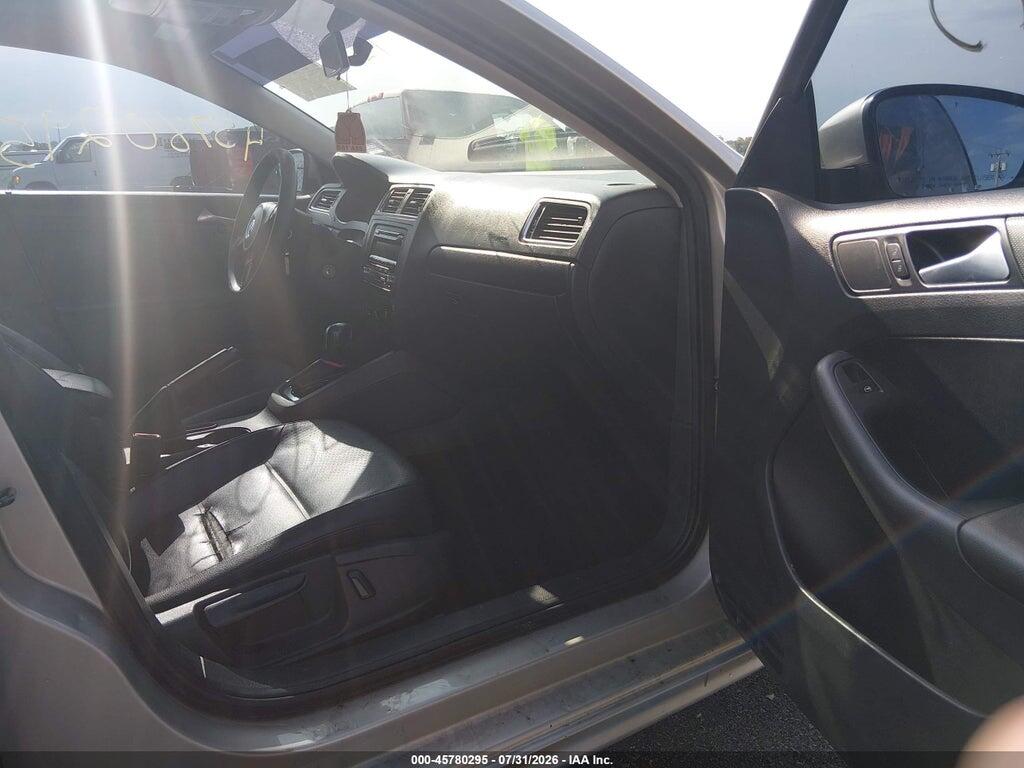 3VWD17AJ2EM273375 2014 VOLKSWAGEN JETTA photo no. 5