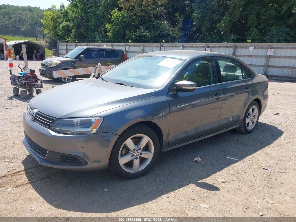 3VWLL7AJ3EM322847 2014 VOLKSWAGEN JETTA photo no. 2