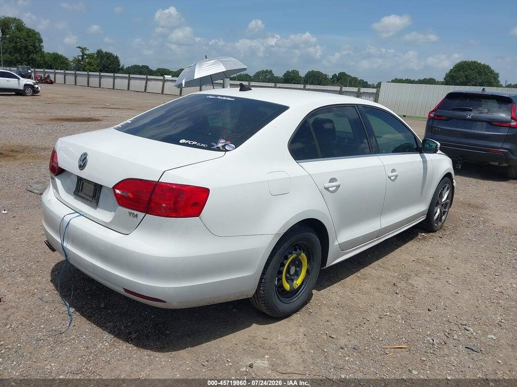 3VWLL7AJ4EM302591 2014 VOLKSWAGEN JETTA photo no. 4