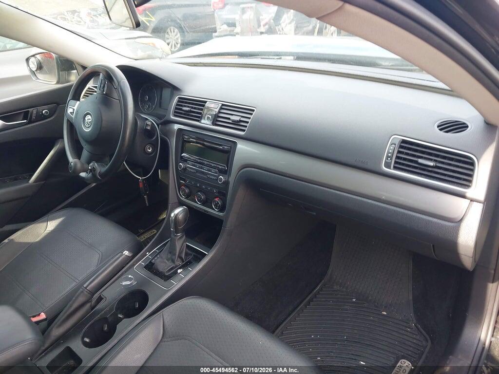 1VWAT7A3XEC060318 2014 VOLKSWAGEN PASSAT photo no. 5