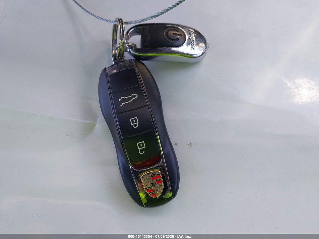 WP1AC2A28BLA82776 2011 PORSCHE CAYENNE photo no. 11