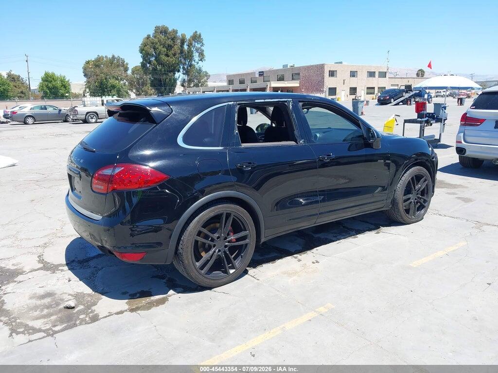 WP1AC2A28BLA82776 2011 PORSCHE CAYENNE photo no. 4