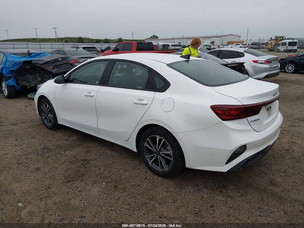 3KPF24AD3RE765897 2024 KIA FORTE photo no. 3