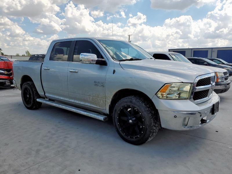 2017 RAM 1500 SLT — Фото 4 из 12