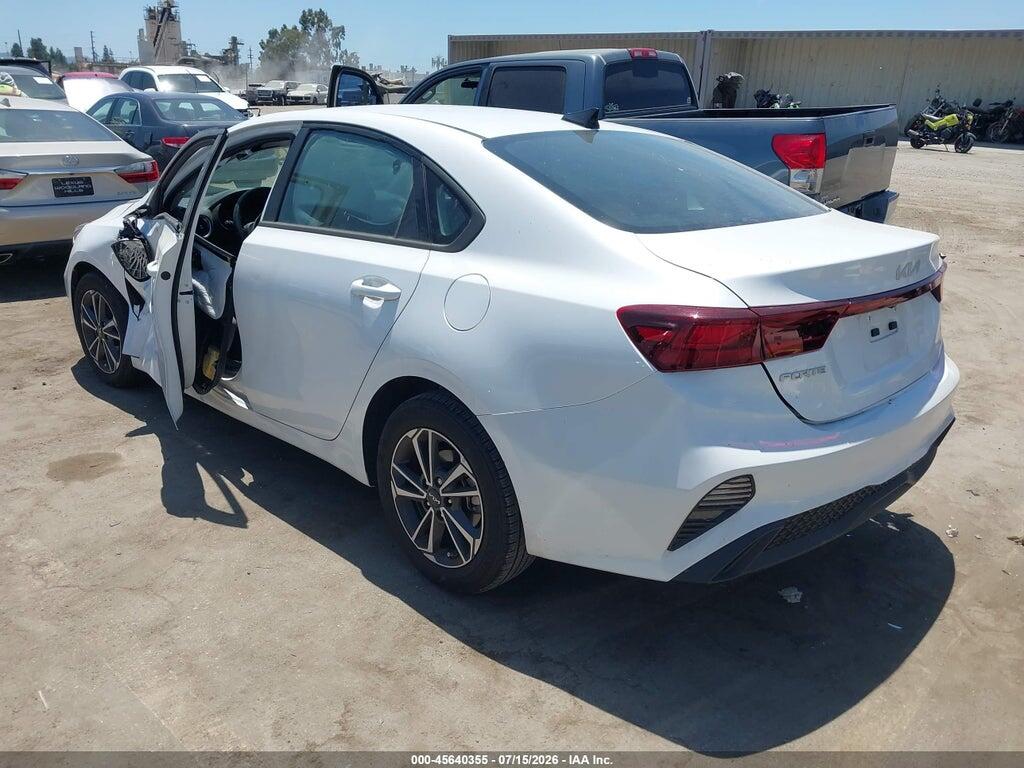 3KPF24AD8RE720423 2024 KIA FORTE photo no. 3