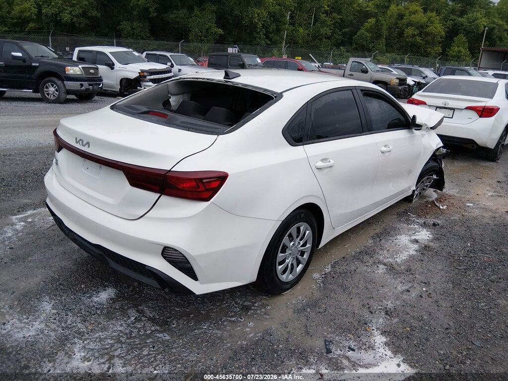 3KPF24AD9RE768738 2024 KIA FORTE photo no. 4