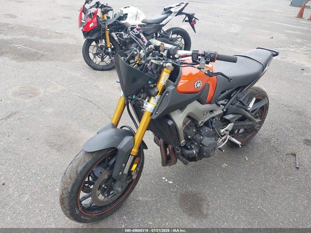 JYARN33E4EA003305 2014 YAMAHA FZ09 photo no. 2