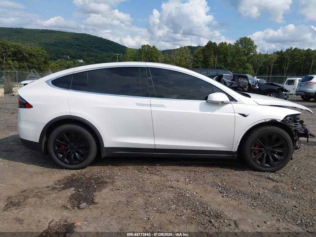 5YJXCBE27HF066196 2017 TESLA MODEL X photo no. 12