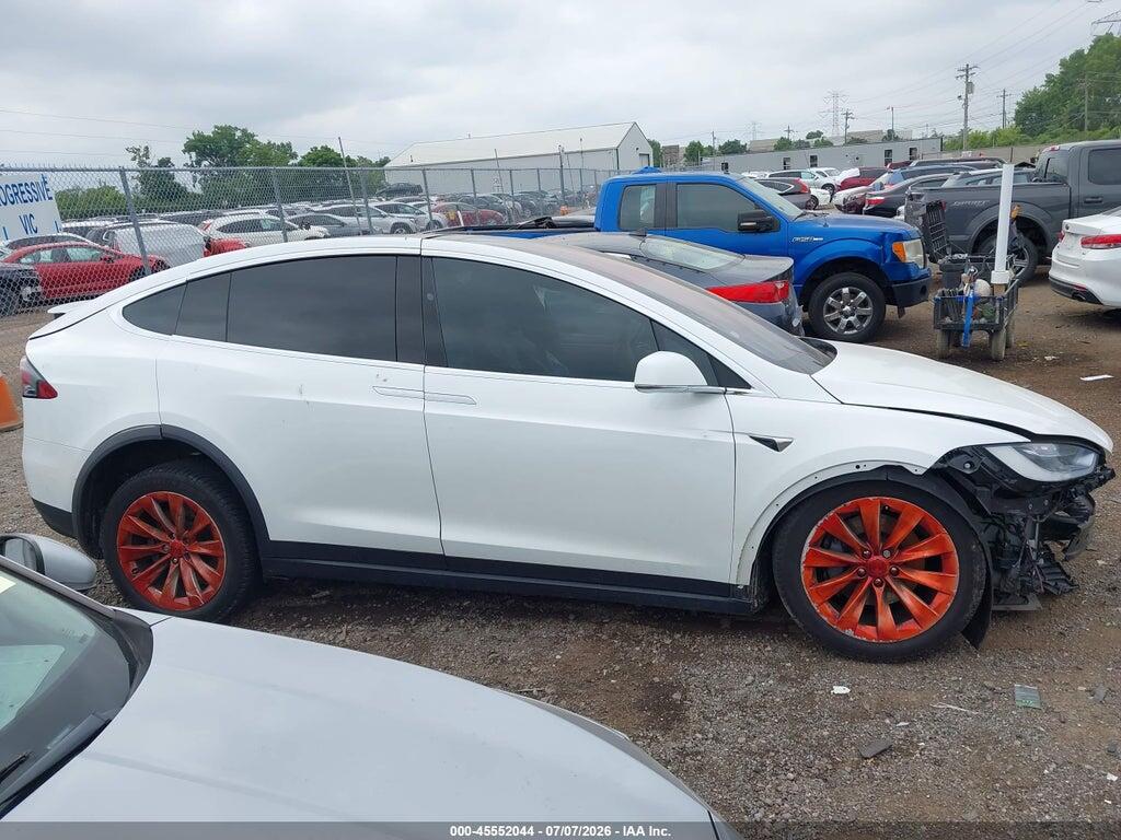 5YJXCBE21HF044646 2017 TESLA MODEL X photo no. 12
