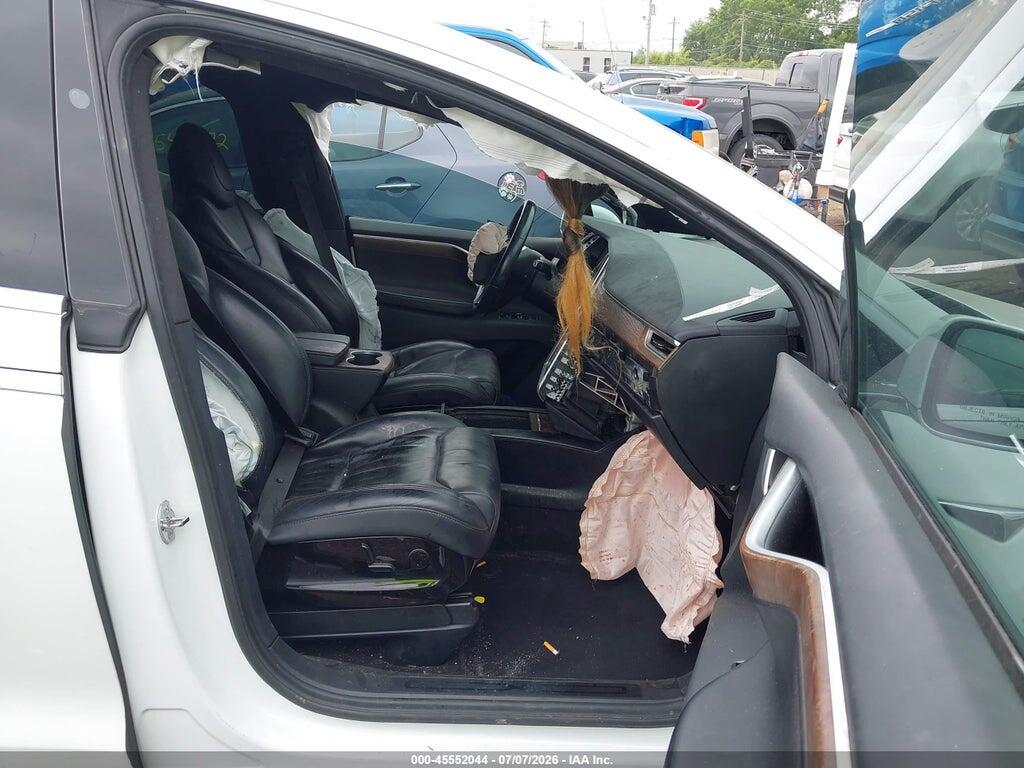 5YJXCBE21HF044646 2017 TESLA MODEL X photo no. 5