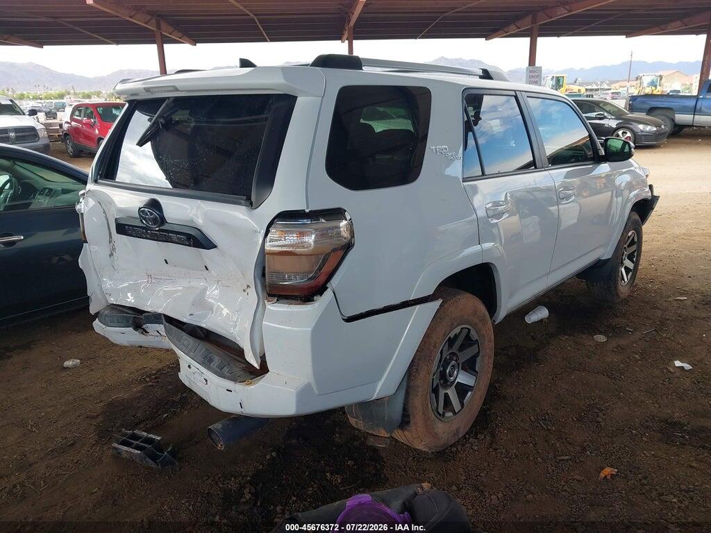 JTEBU5JR5H5452902 2017 TOYOTA 4RUNNER photo no. 4