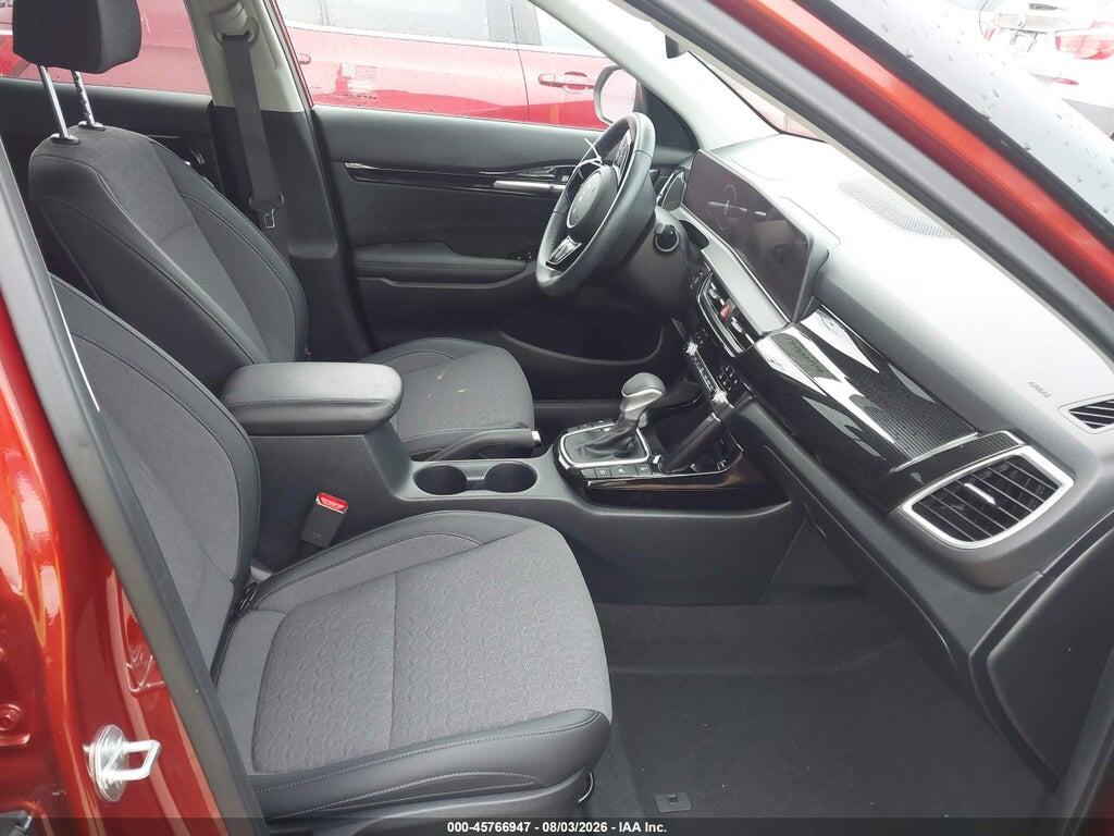 KNDEUCA74R7504868 2024 KIA SELTOS photo no. 5