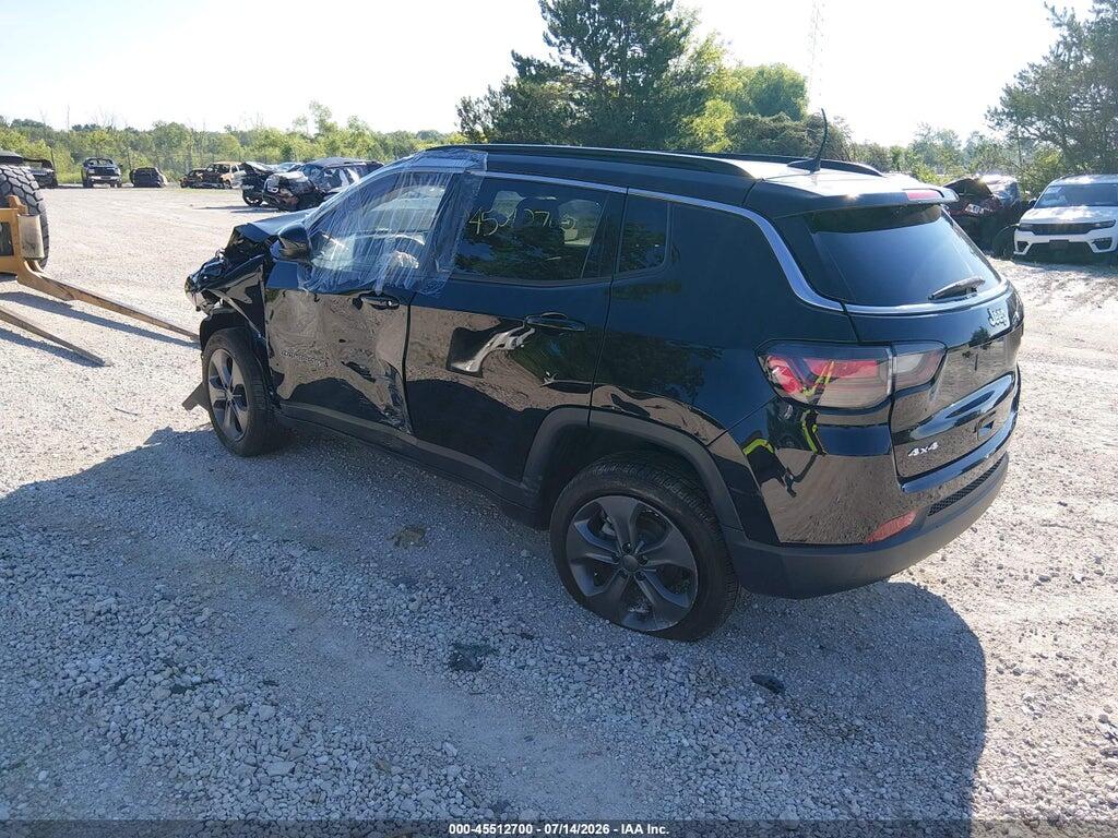 3C4NJDFB8NT113482 2022 JEEP COMPASS photo no. 3